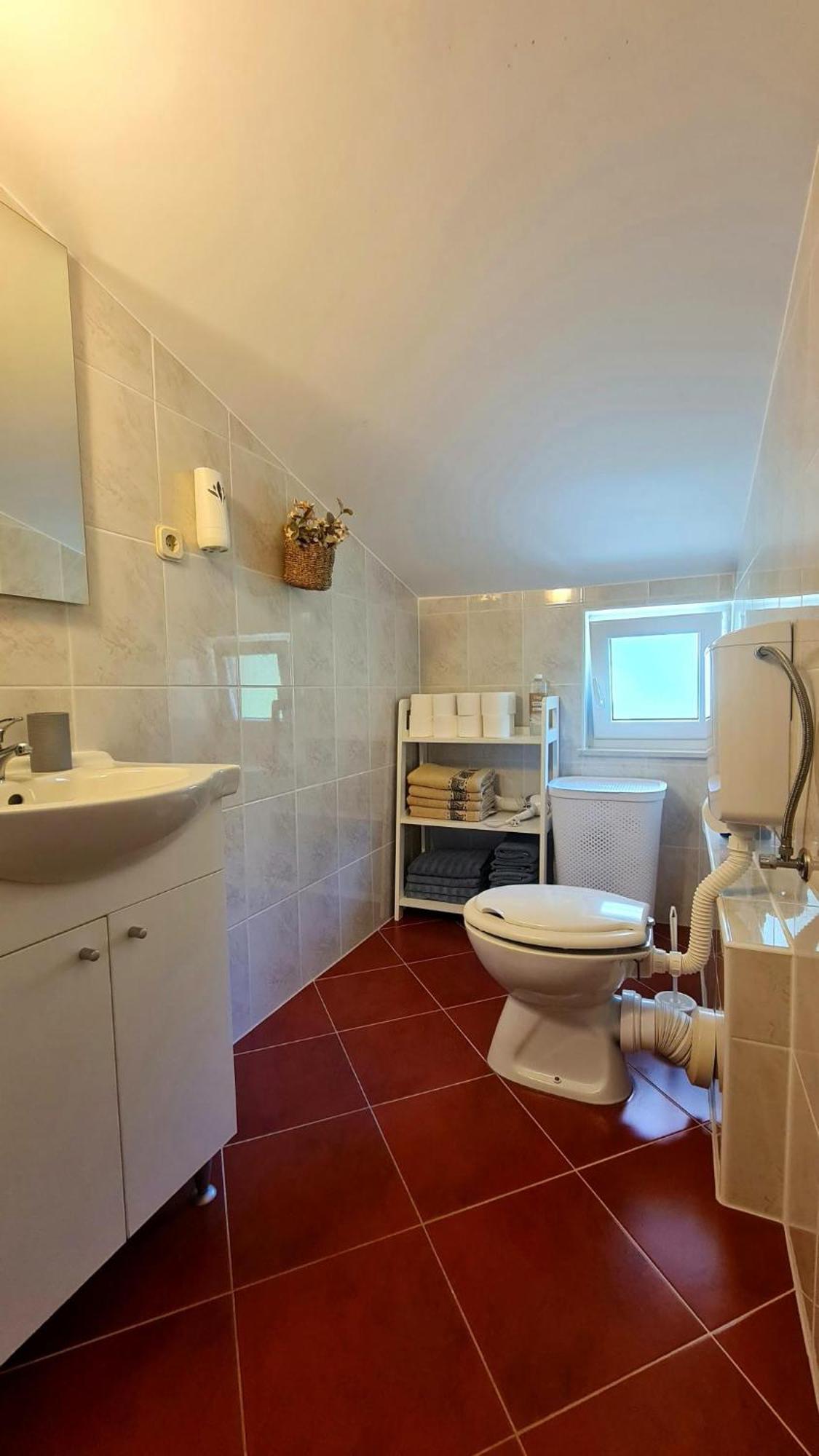 Apartment Ante Dugi Rat Eksteriør billede
