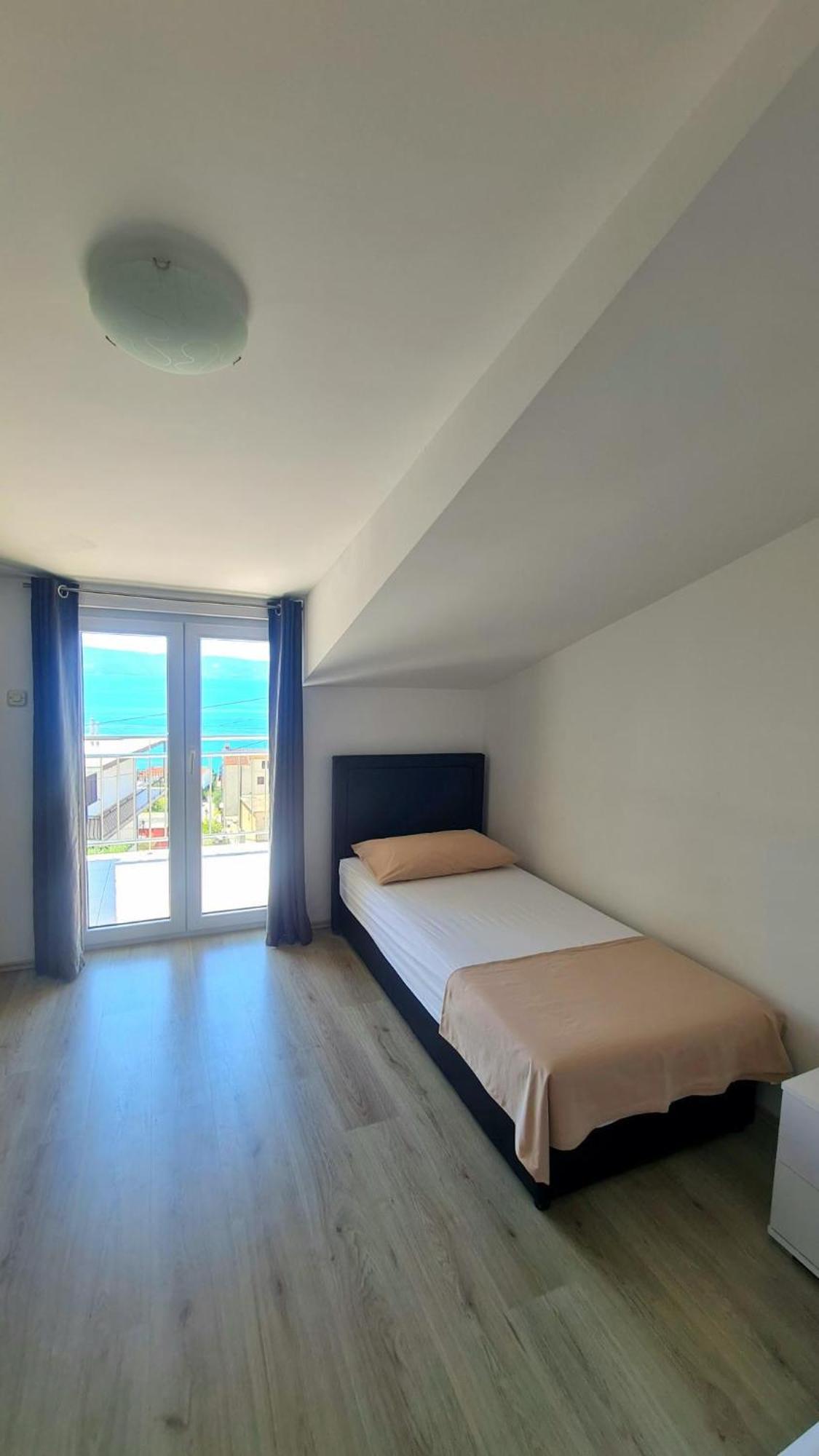 Apartment Ante Dugi Rat Eksteriør billede