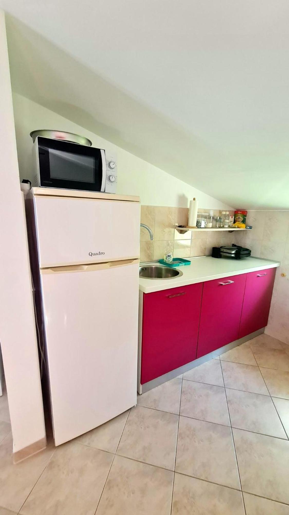 Apartment Ante Dugi Rat Eksteriør billede
